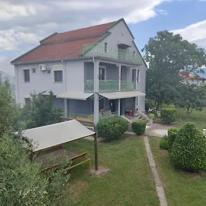 3* Pensión Garden